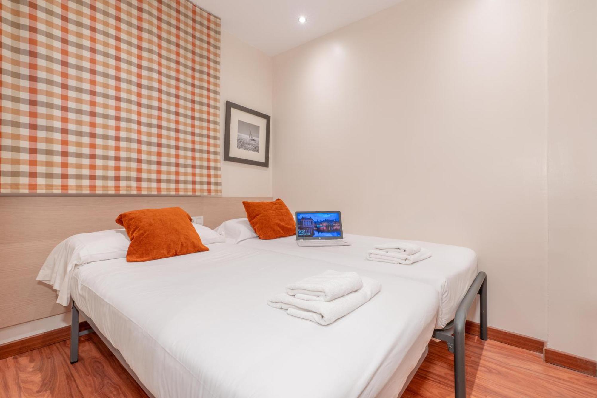 Serennia Cest Apartamentos Arc De Triomf Барселона Экстерьер фото